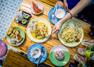 Must-Know-Dining-Etiquette-Thailand